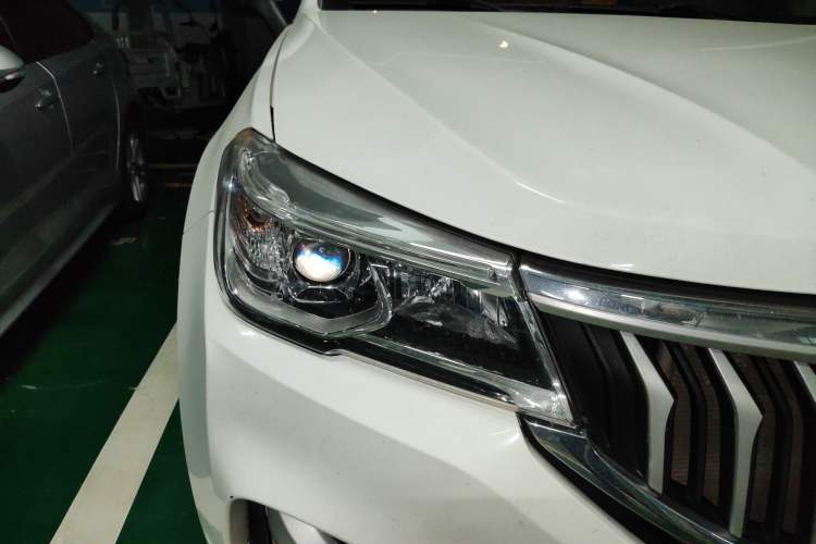 Used Brilliance V6 2018 1.5T Automatic Luxury Model Right Front Headlight