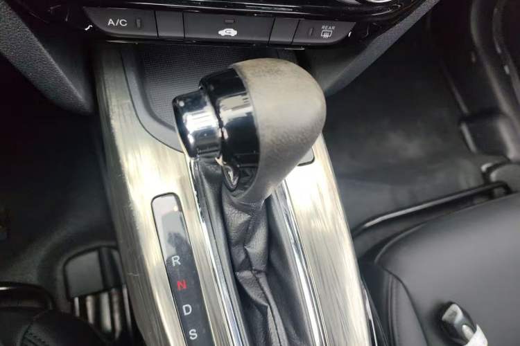 Used Honda XR-V 2017 1.5L LXi CVT Classic Edition Gear Lever