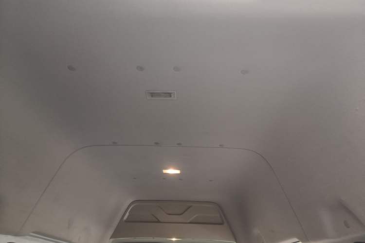 Used Ford Transit 2017 2.0T Diesel Multi-Function Commercial Vehicle Short Wheelbase Mid-Roof China V Standard
