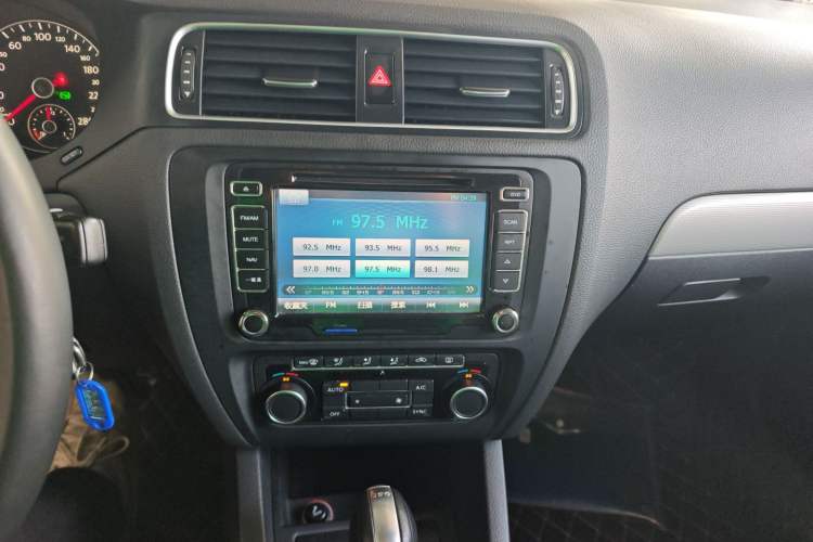 Used Volkswagen Sagitar 2014 Revised Version 1.4TSI Automatic Luxury Edition
