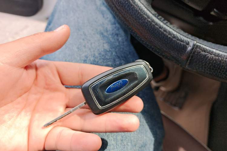 Used Ford Focus 2012 Sedan 1.6L Automatic Fashion Edition Vehicle Key