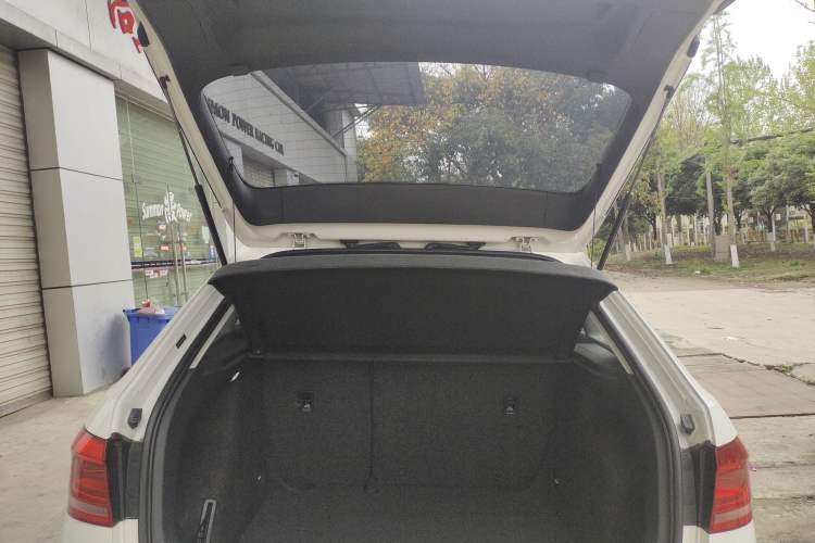 Used Volkswagen Gran Lavida 2013 1.4 TSI Automatic Comfort Model
