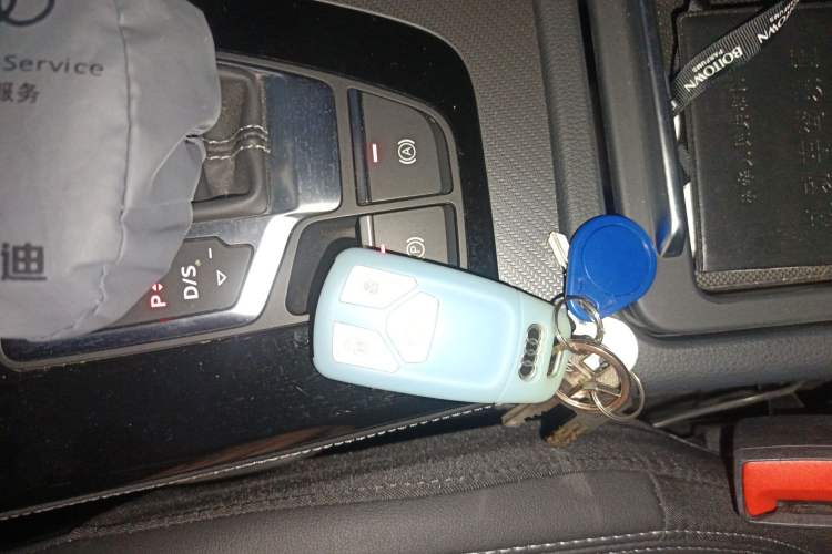 Used Audi Q5L 2022 40T Luxury Dynamic Model Vehicle Key