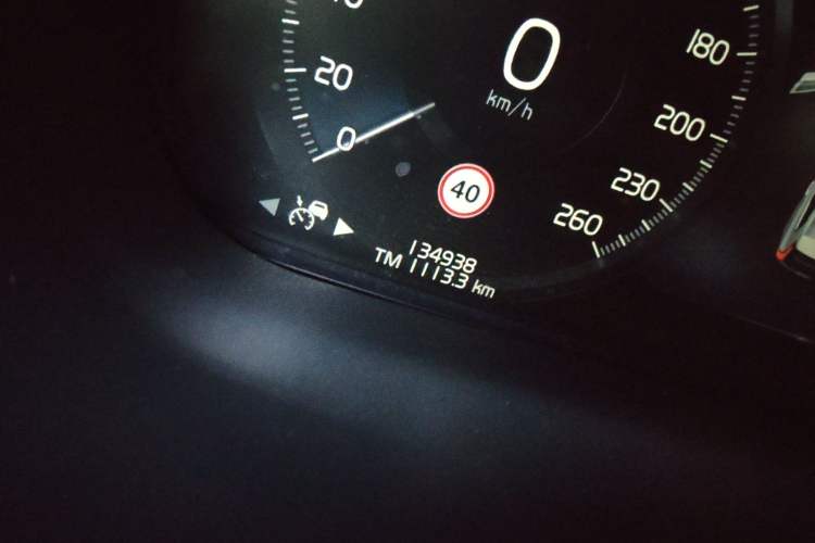 Used Volvo XC60 2019 T5 4x4 Smart Edition China V Standard Odometer Close Up