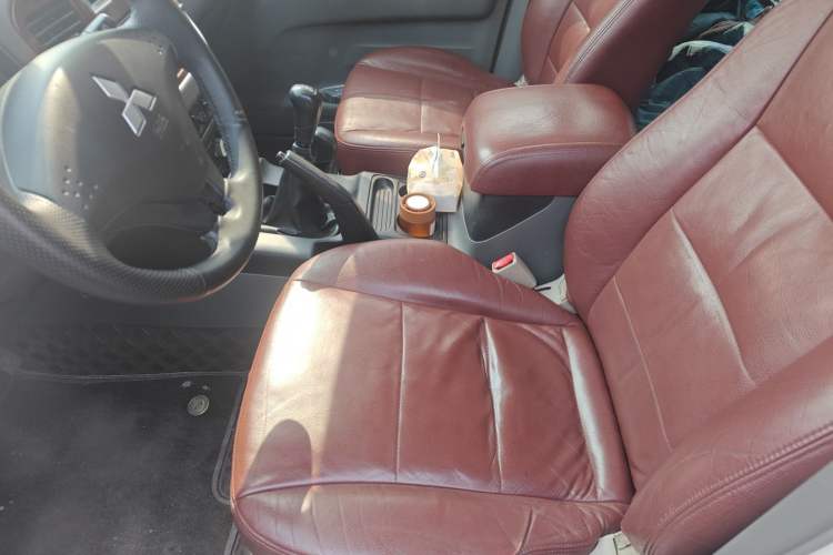 Used Mitsubishi Pajero 2011 V73 3.0L MT GL Left Front Seat