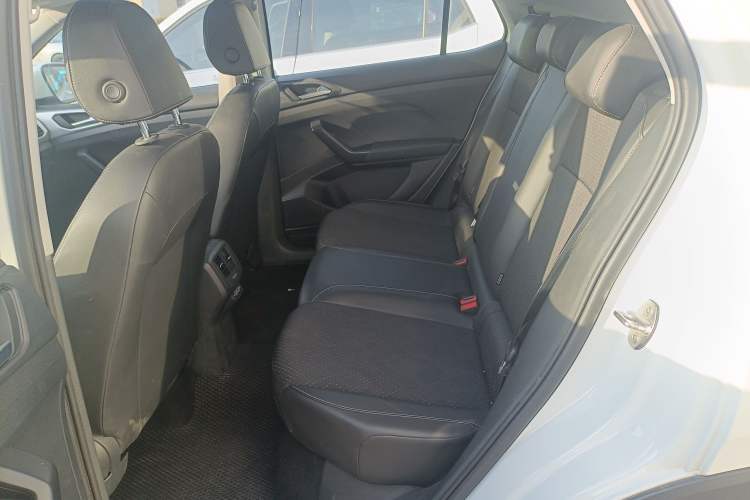 Used Volkswagen Tacqua 2021 200TSI DSG JoyConnect Edition