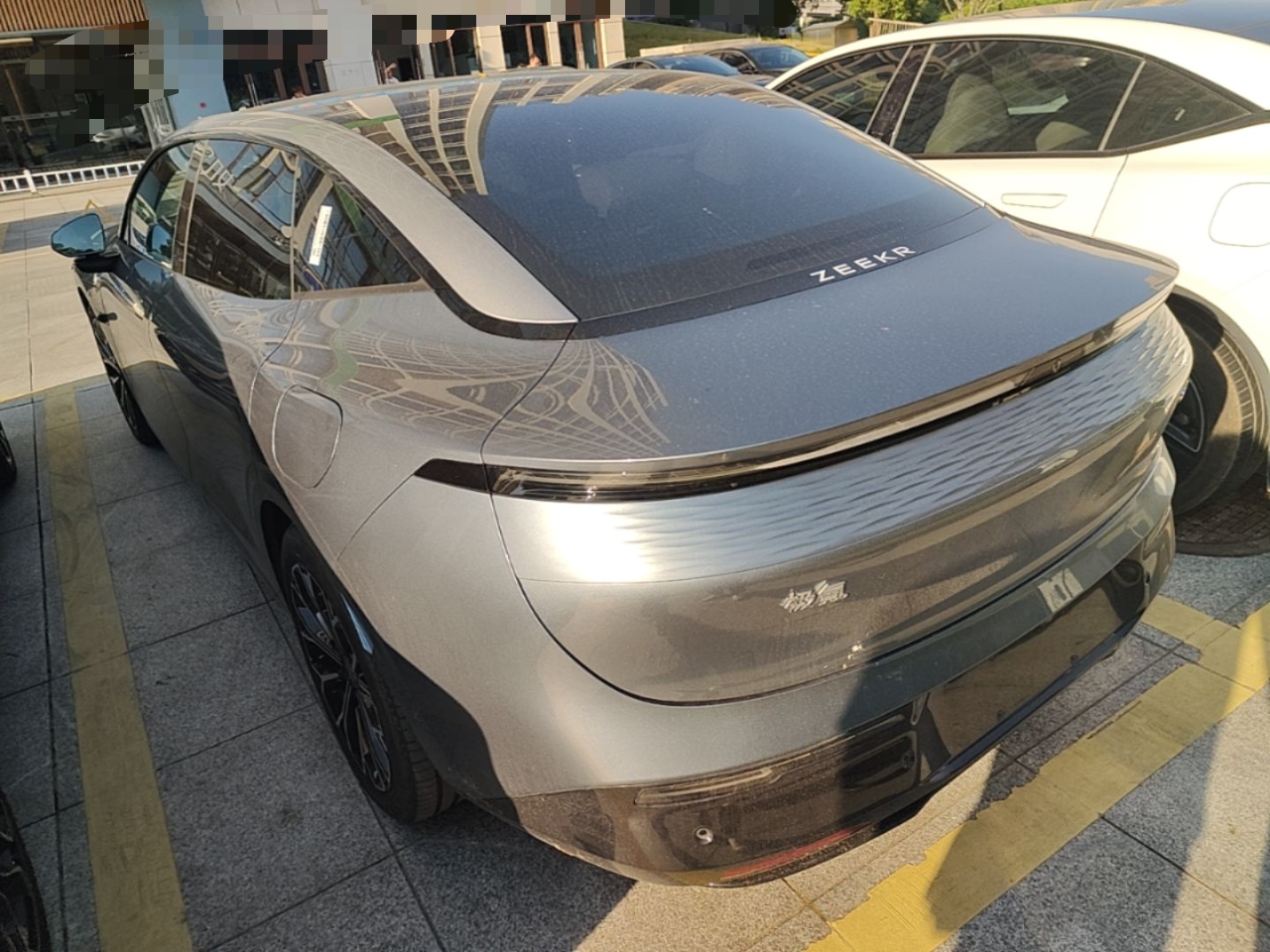 Zeekr 007 2024 Rear-Drive Enhanced Version 75 kWh — снимка 4