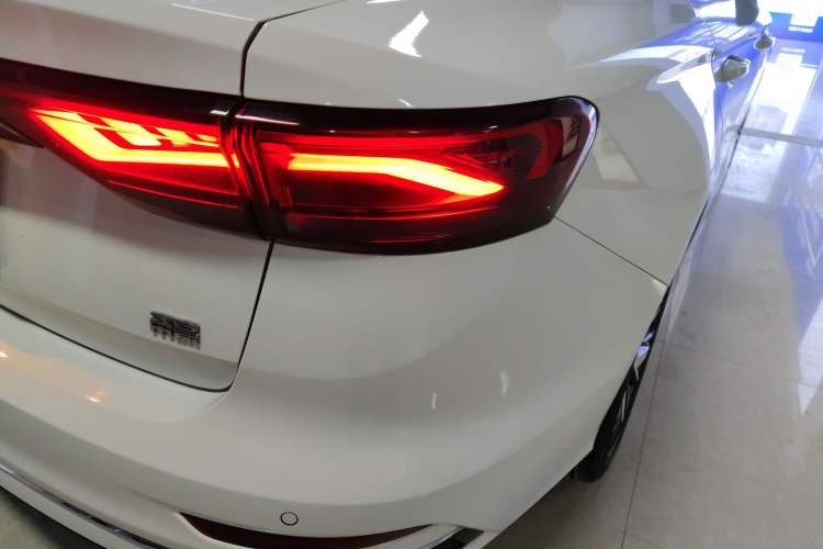 Used Geely Auto Emgrand 2023 4th Generation Champion Edition 1.5L CVT Luxury Model Right Rear Taillight