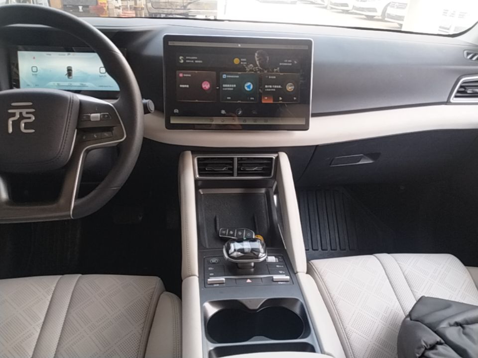BYD Yuan UP 2024 401KM Leading Edition — снимка 15