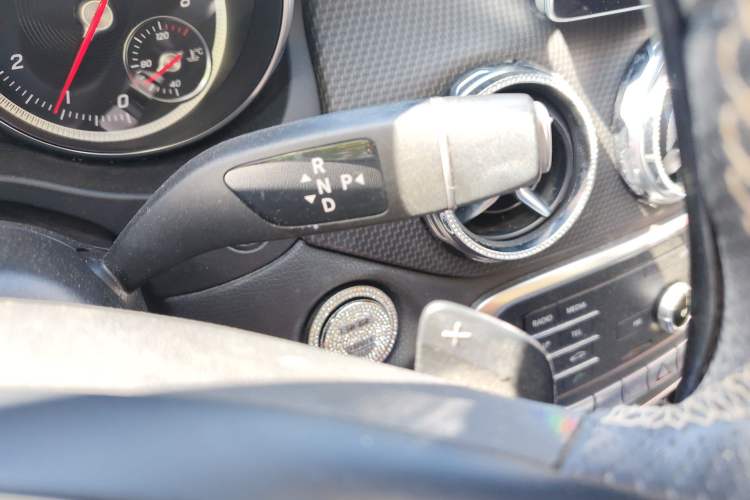 Used Mercedes-Benz GLA 2018 GLA 200 Sport Edition Gear Lever