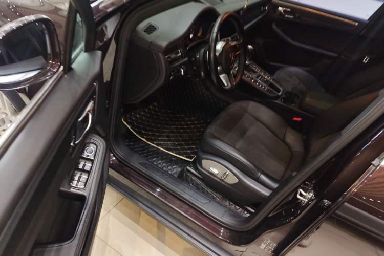 Used Porsche Macan 2018 Macan 2.0T Driver Seat