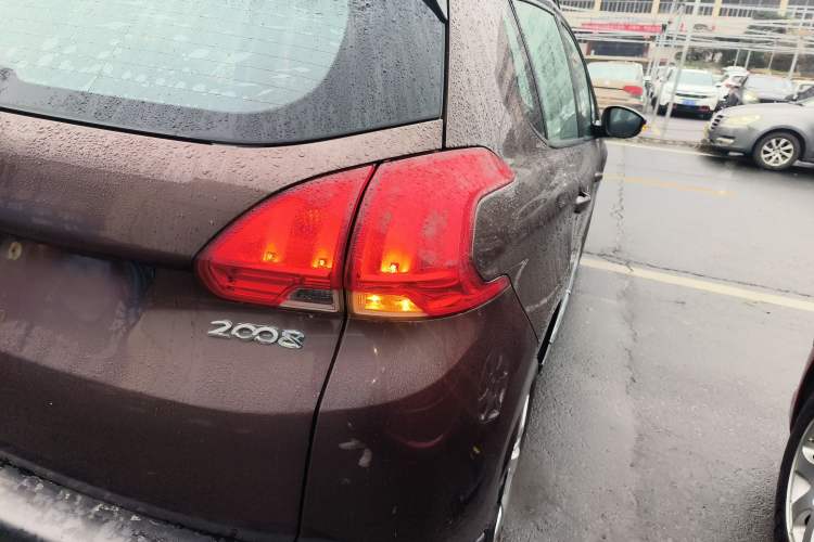 Used Peugeot 2008 2014 1.6L Automatic Excellence Edition
