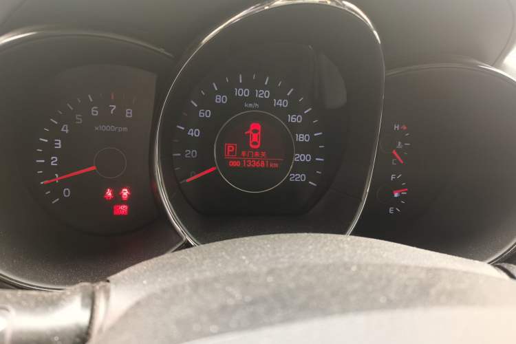 Used Kia K2 2012 Sedan 1.6L Automatic Transmission Premium Commemorative Edition Odometer Close Up