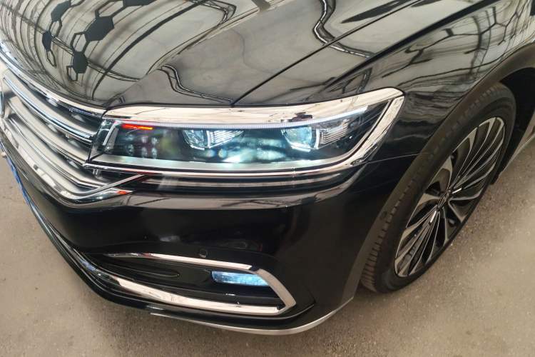 Used Volkswagen Phideon 2021 380TSI Prestige Edition Left Front Headlight