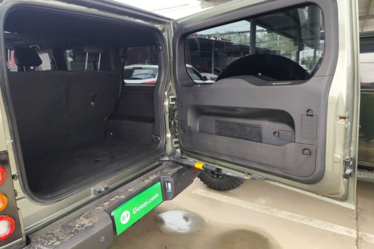 Used 212 T01 2024 2.0T Explorer Trunk