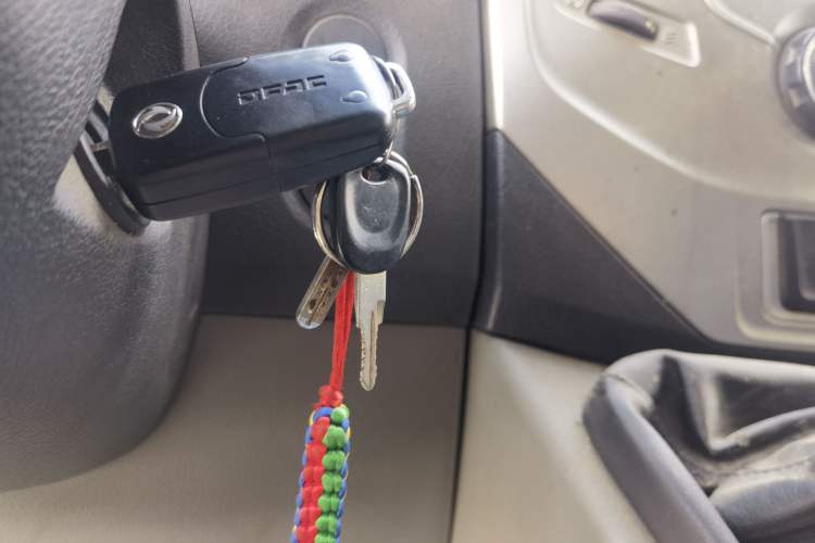 Used Dongfeng Yufeng 2020 2.3T Economy Logistics Vehicle Long Wheelbase High Roof 5-9 Seater WP2.3