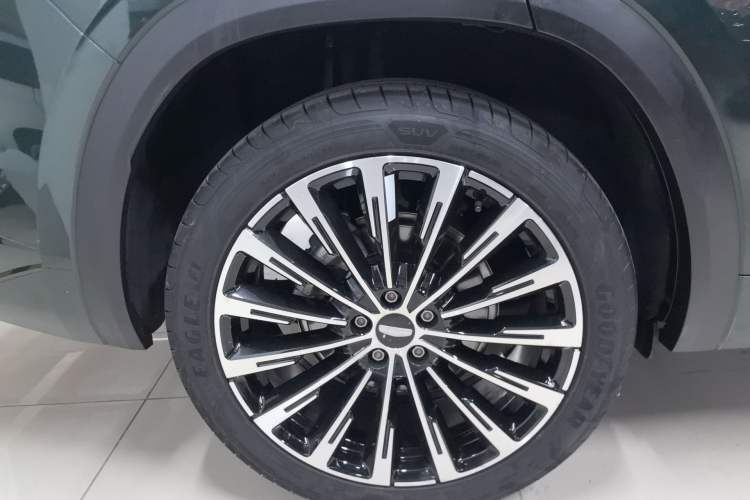 Used Geely Auto Monjaro L 2025 Dongfang Yao 2.0TD Automatic All-Wheel-Drive Wangyue Edition Right Rear Wheel Hub