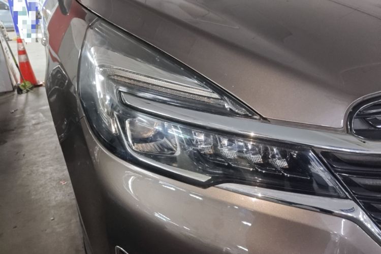 Used Buick GL8 2022 Land Cruiser Executive Class 652T Comfort Model Right Front Headlight