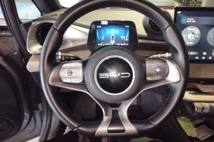 Used BYD Dolphin 2023 420 km Fashion Edition Steering Wheel