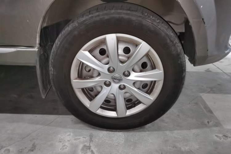 Used Jinbei New Hiace S 2023 1.5L Wealth Edition Van 2/5-Seater Air-Conditioned Model SWC15M
