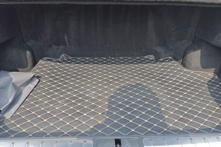 Used Lexus LS 2020 500h Excellence Edition China VI standard Trunk