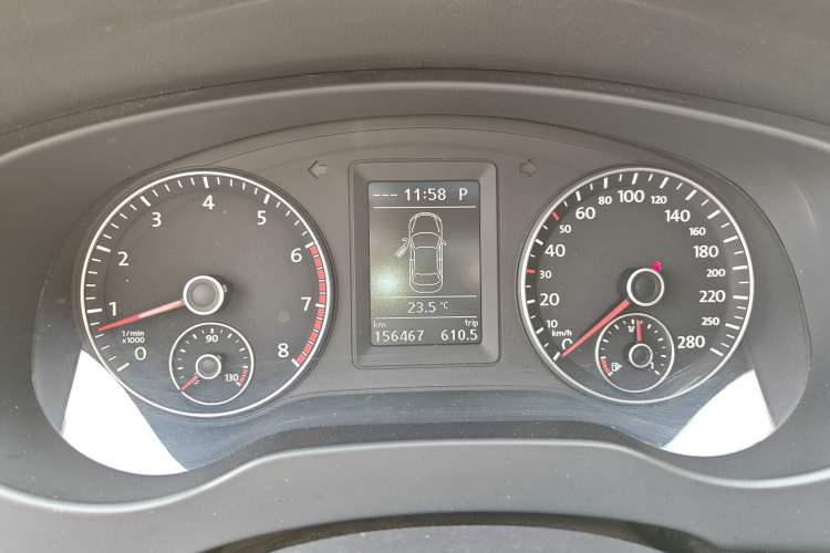 Used Volkswagen Sagitar 2012 1.4TSI Automatic Luxury Edition Instrument Cluster