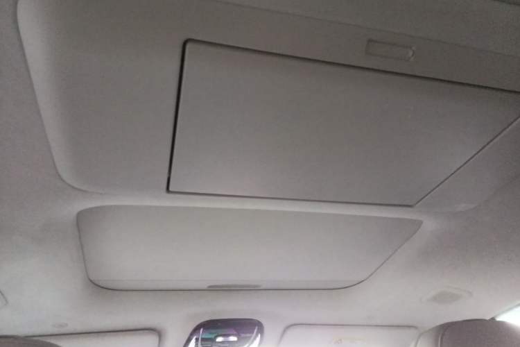 Used VOYAH Dream 2025 PHEV Four-Wheel-Drive Flagship Kunpeng Edition Headliner