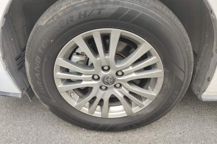 Used Toyota SIENNA 2023 2.5L Hybrid Luxury Edition Left Front Wheel Hub