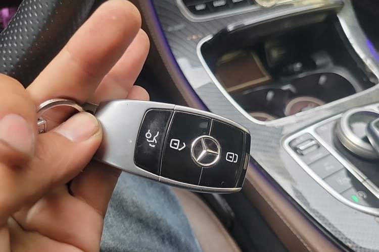 Used Mercedes-Benz E-Class 2016 E 300 L Sporty and Stylish Model Vehicle Key