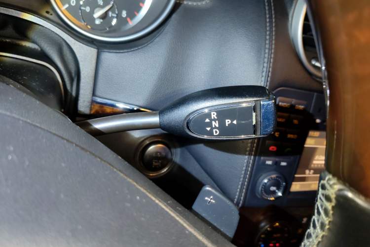 Used Mercedes-Benz GL-Class  Gear Lever