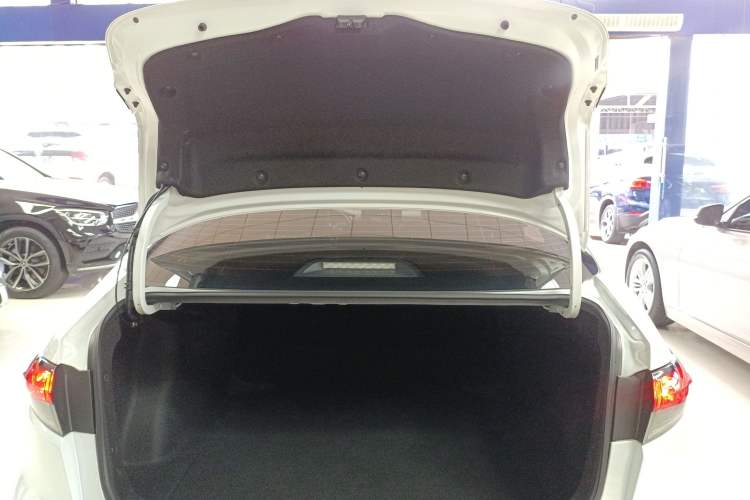 Used Toyota Levin 2023 Revised Version 2.0L Premium Edition