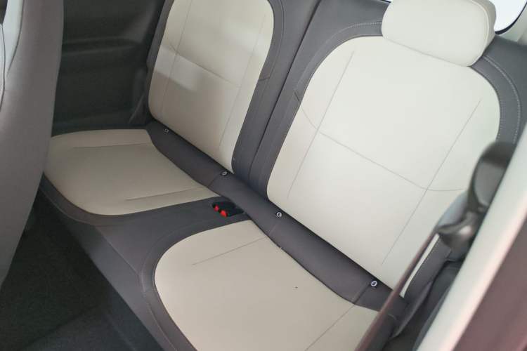 Used Geely Galaxy Panda 2024 200km Panda Rider Left Rear Seat