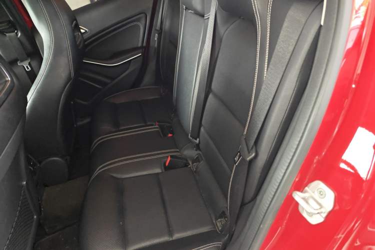 Used Mercedes-Benz GLA 2015 GLA 200 Fashion Model Left Rear Seat