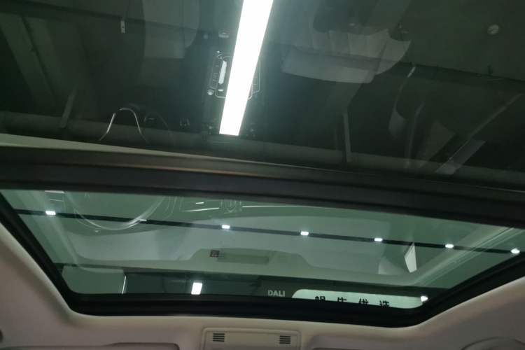 Used Volkswagen Magotan 2023 2 Million Units Commemorative Edition 330TSI DSG Luxury Version
