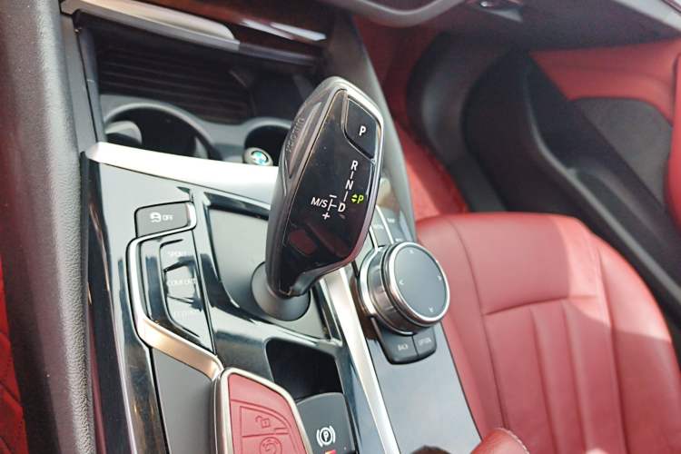 Used BMW 5 Series 2018 528Li Launch Special Edition Gear Lever