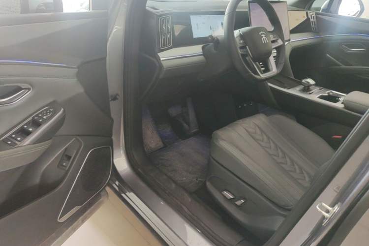 Used BYD Song L DM-i 2025 Intelligent Driving Version 112 km Beyond-Range Type