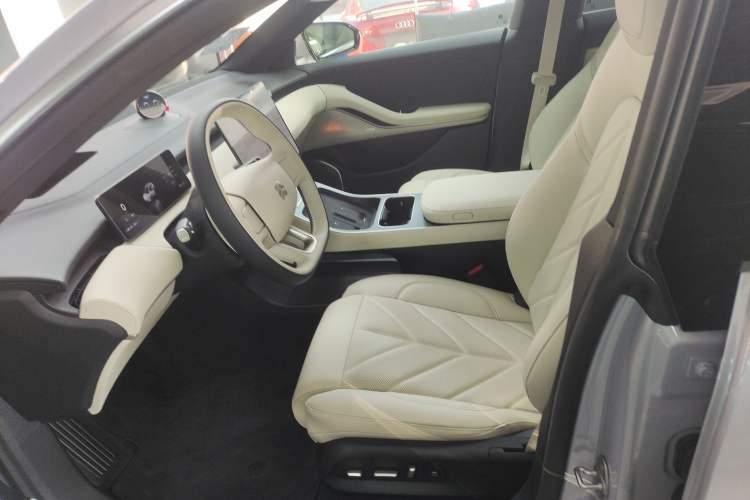 Used Nio ET5T 2025 75 kWh Touring Left Front Seat