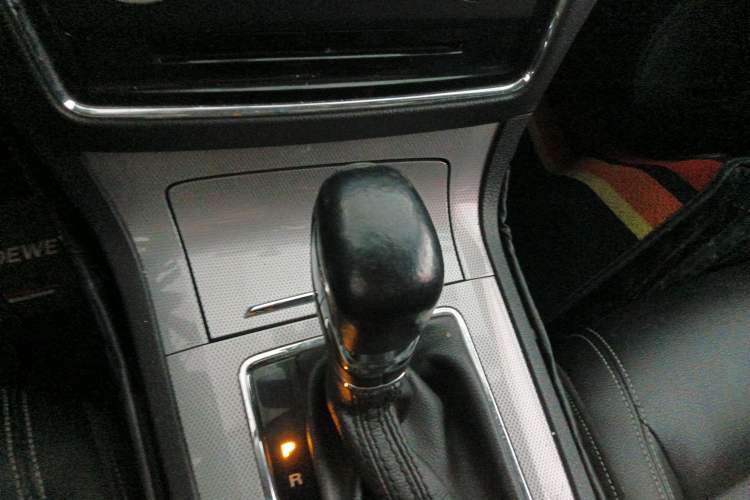 Used Roewe RX5 2016 20T Two-Wheel Drive Automatic Flagship Edition

