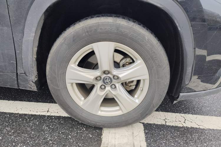 Used Toyota Highlander 2022 Dual-Engine 2.5L Two-Wheel Drive Elite Edition 7-Seater