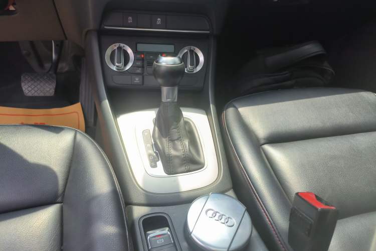 Used Audi Q3 2015 35 TFSI Ambition Edition Gear Lever