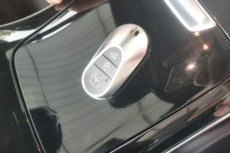 Used Mercedes-Benz C-Class 2022 Restyled C 260 L Sport Edition Vehicle Key