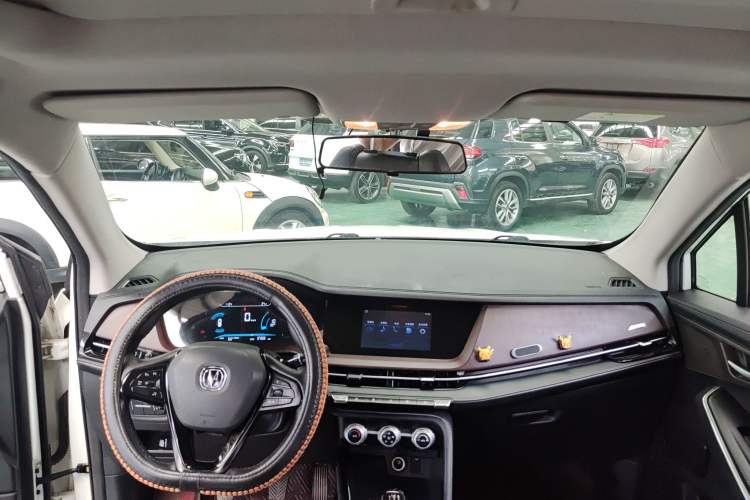 Used CHANGAN CS15 2019 1.5L Manual Enjoyment Model China VI Standard
