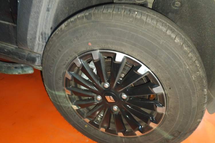 Used Baojun Spark 2024 Flagship Edition Right Front Wheel Hub