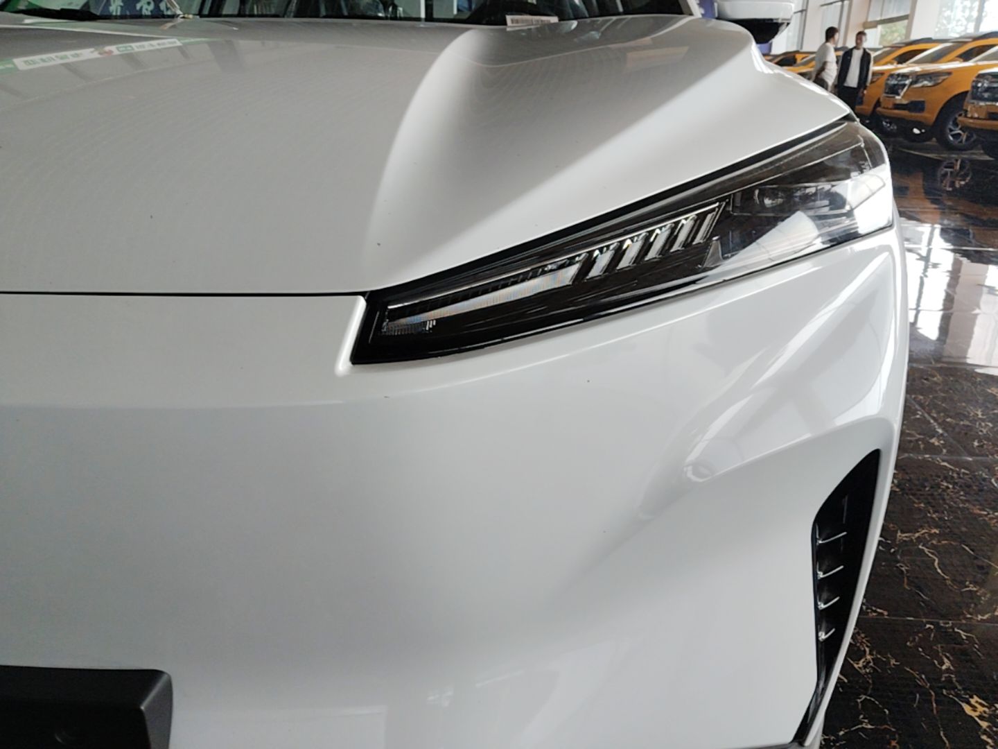 Dongfeng Aeolus SKY EV01 2025 530 km AIR Elite Edition — снимка 8