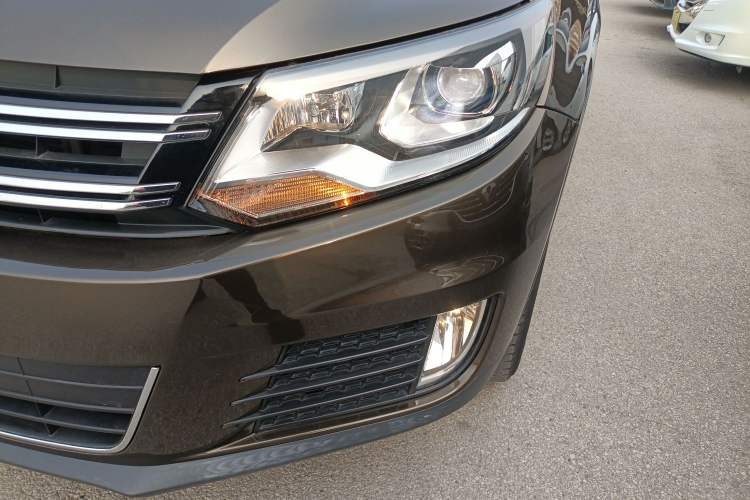 Used Volkswagen Tiguan 2015 1.8TSI Automatic Two-Wheel Drive Luxury Model Left Front Headlight