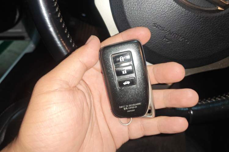 Used Lexus IS 2015 200T Leading Edition
