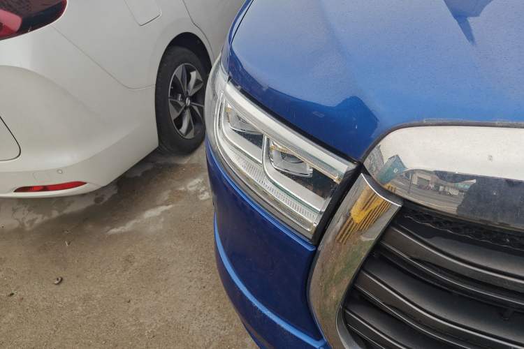 Used Great Wall Poer 2019 2.0T Automatic Gasoline Two-Wheel Drive Comfort Edition GW4C20B Right Front Headlight