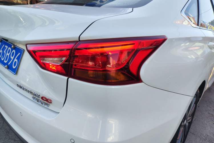 Used CHANGAN Ruicheng CC 2021 Blue Whale Edition 1.5T DCT Prestige Model Exterior 3