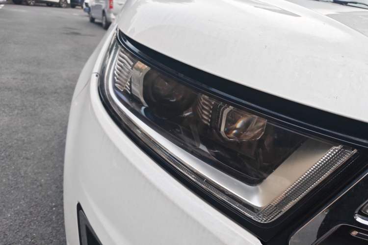 Used Ford Edge 2016 EcoBoost 330 V6 Four-Wheel-Drive Flagship Model with 7 Seats Right Front Headlight