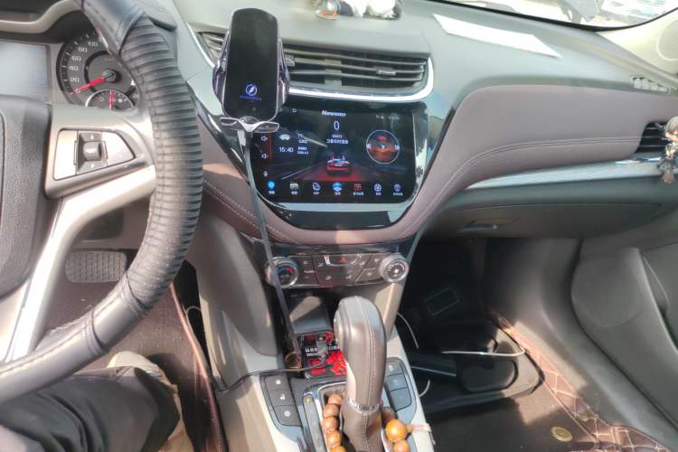 Used Chevrolet Malibu 2018 530T Automatic Luxury Edition Audio And AC Panel